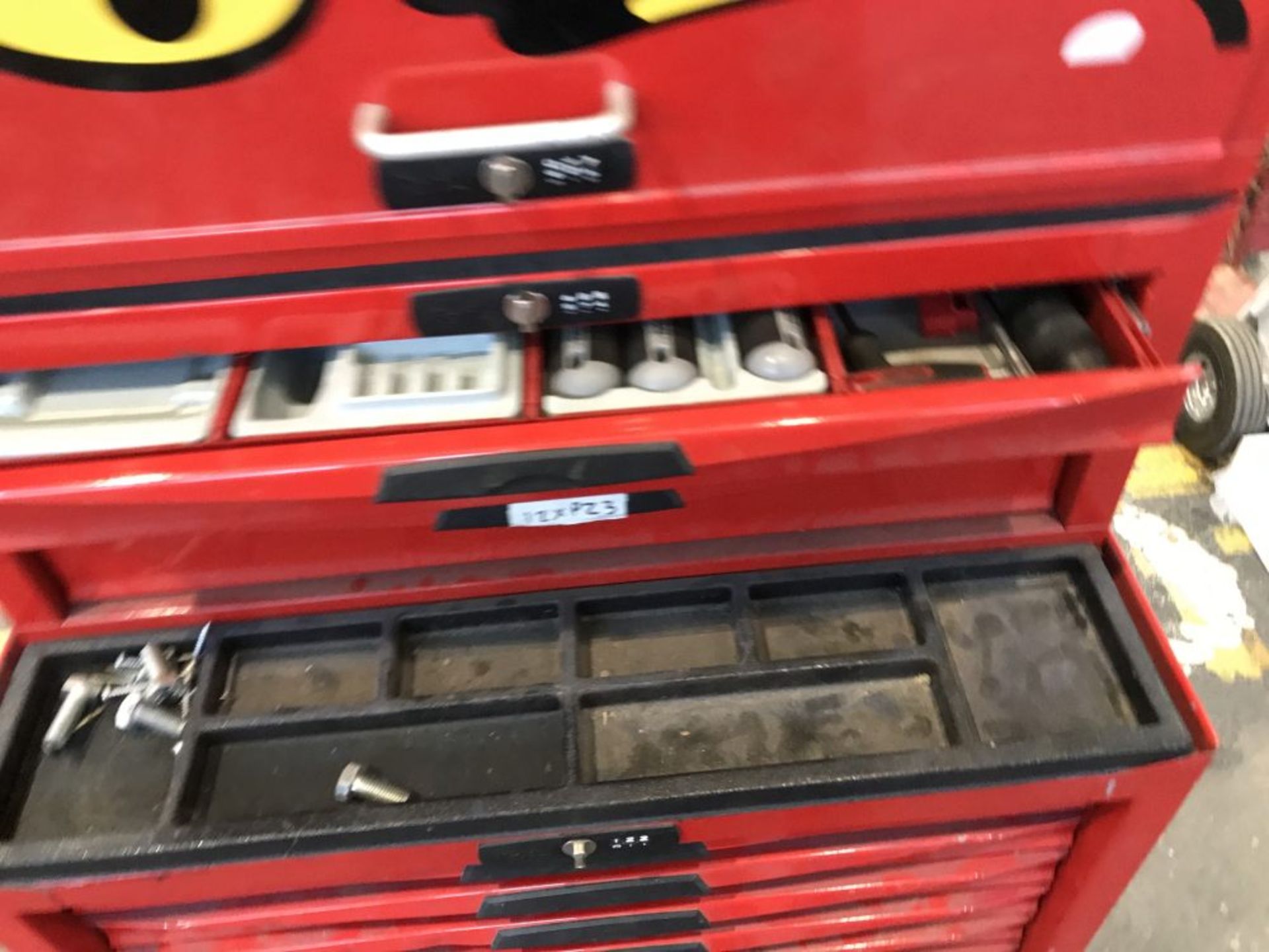 A Teng Tools mobile tool cabinet with additional casters, some tools missing - Image 14 of 17