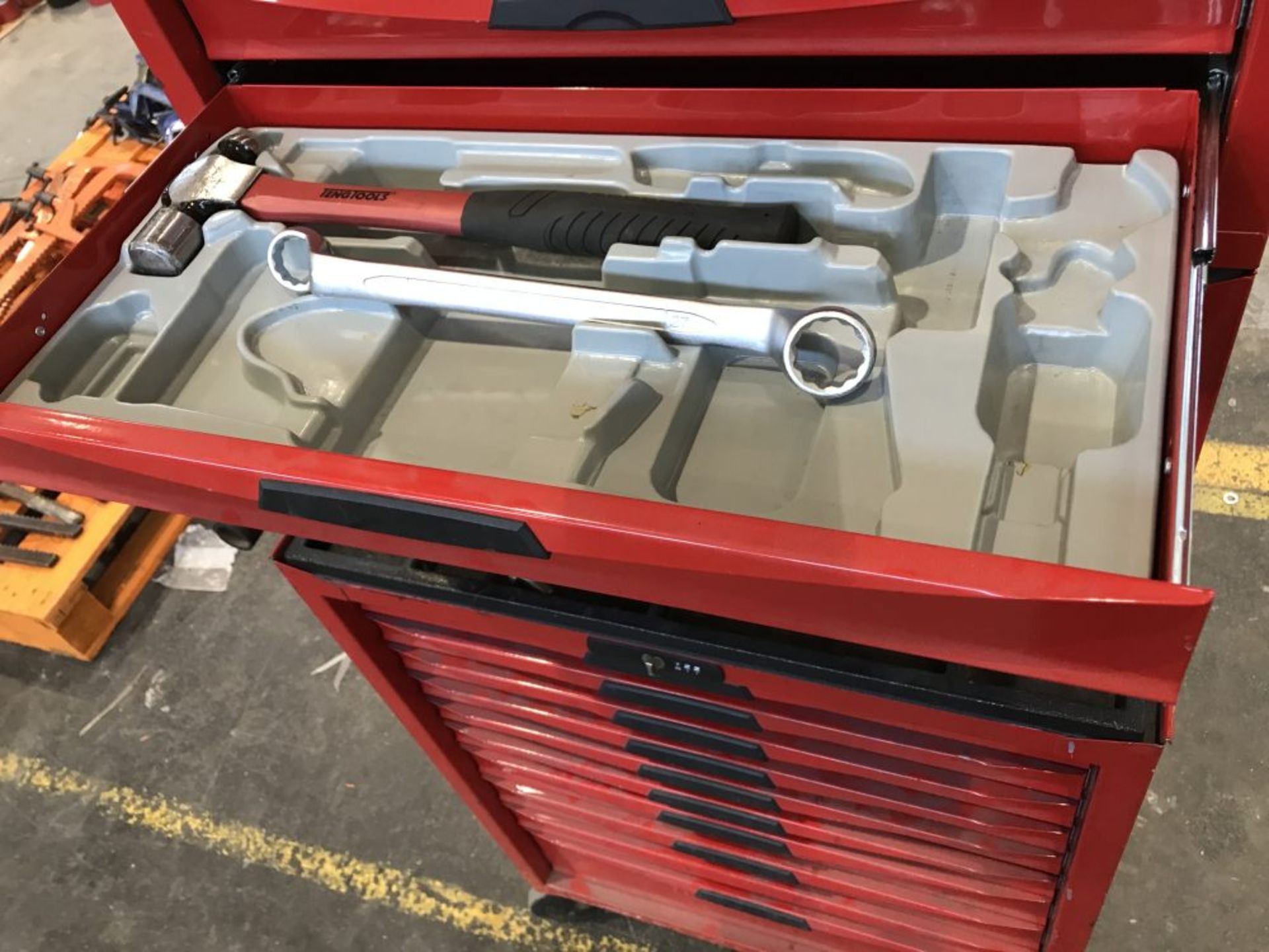 A Teng Tools mobile tool cabinet with additional casters, some tools missing - Image 15 of 17