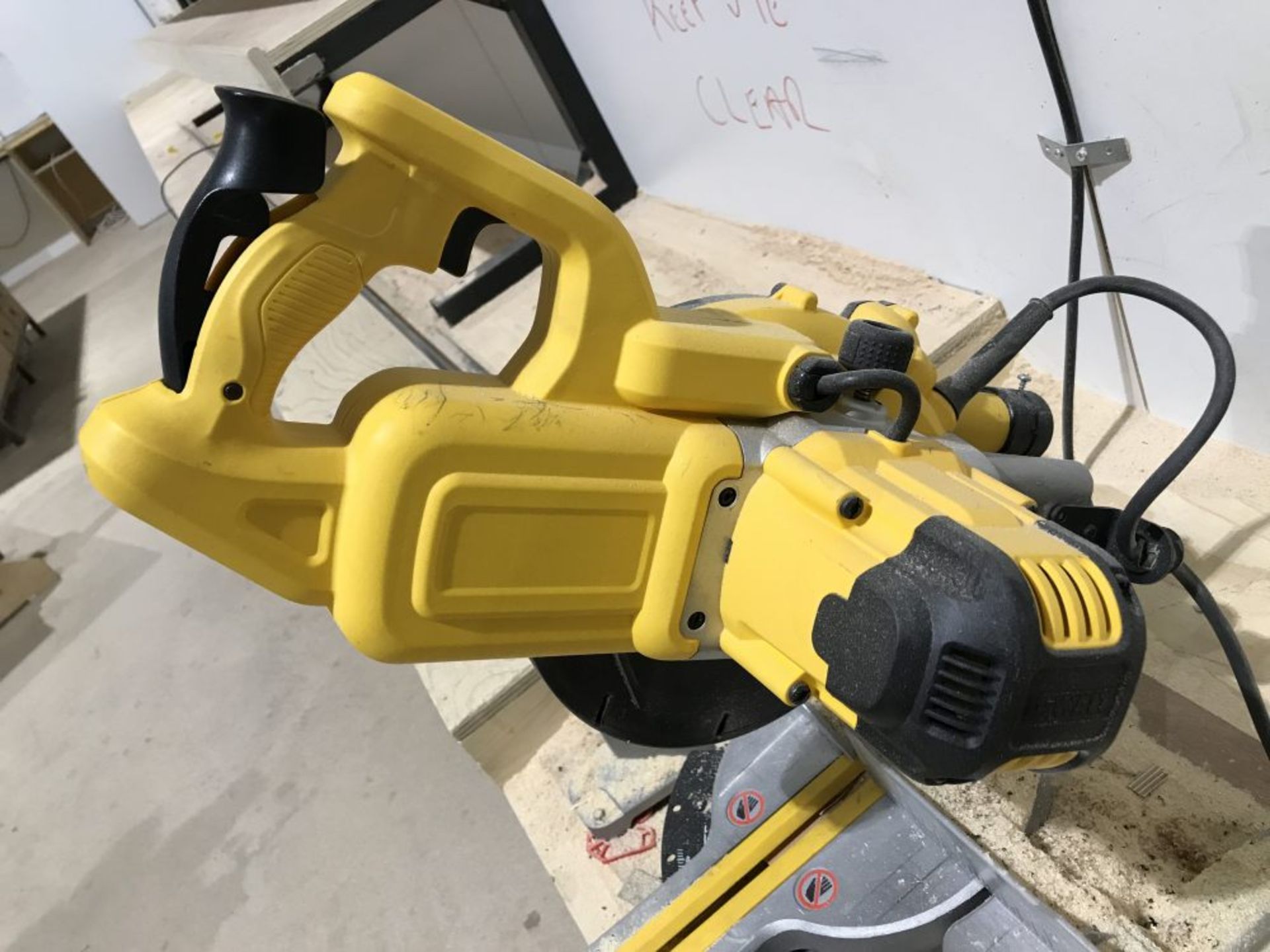 DeWalt DWS774-LX sliding compound mitre saw, 110V - Image 5 of 7