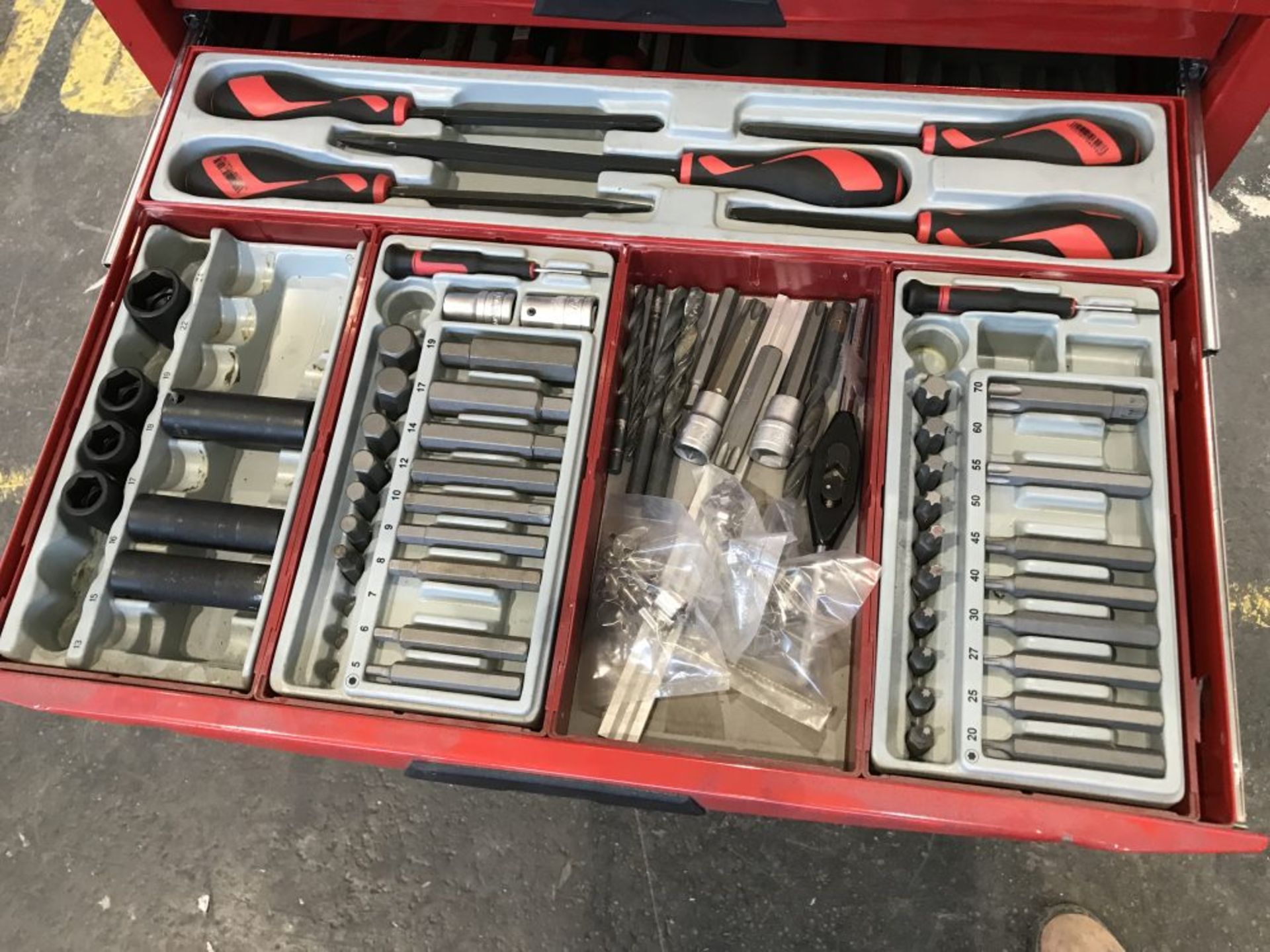 A Teng Tools mobile tool cabinet with additional casters, some tools missing - Image 10 of 17