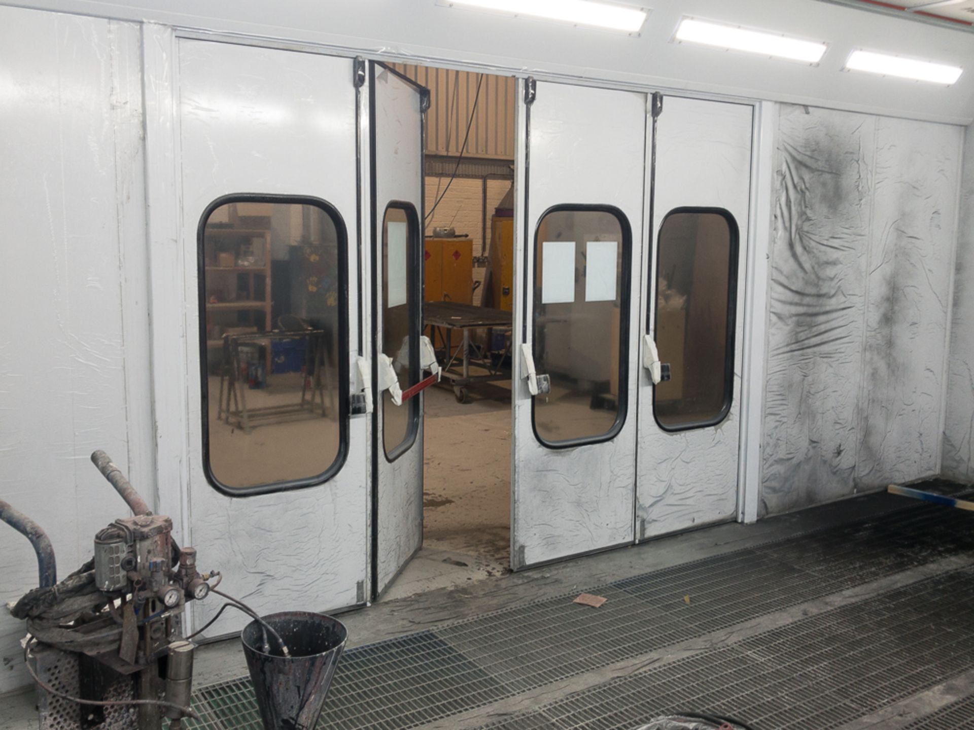 2018 2 no. Verta Super Prestige paint spray booths, a Super Conqueror drying oven & a paint room - Bild 14 aus 42