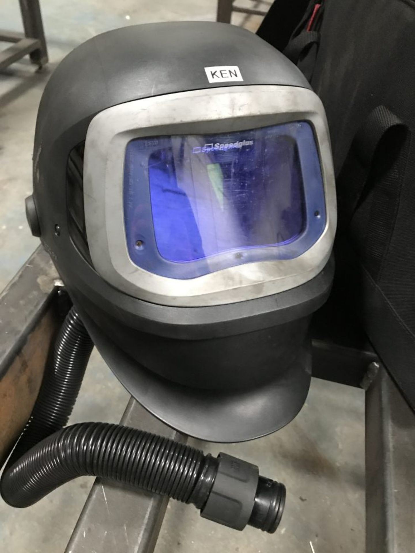 2 3M Speedglas 9100 air respirator welding helmets with Adflow battery packs, chargers and bags - Image 2 of 11