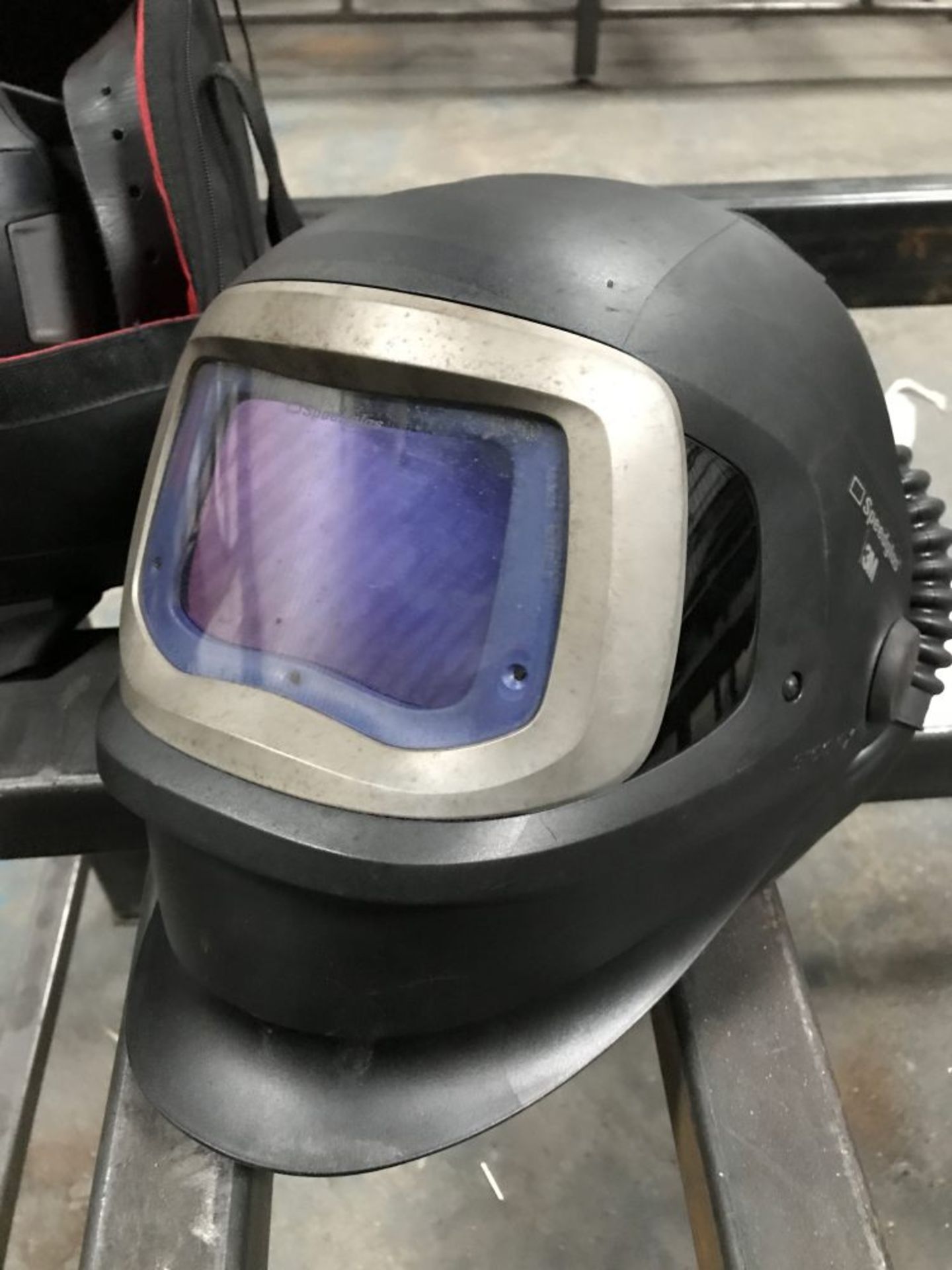 3M Speedglas 9100 air respirator welding helmet with Adflow battery pack, charger and bag - Image 2 of 5