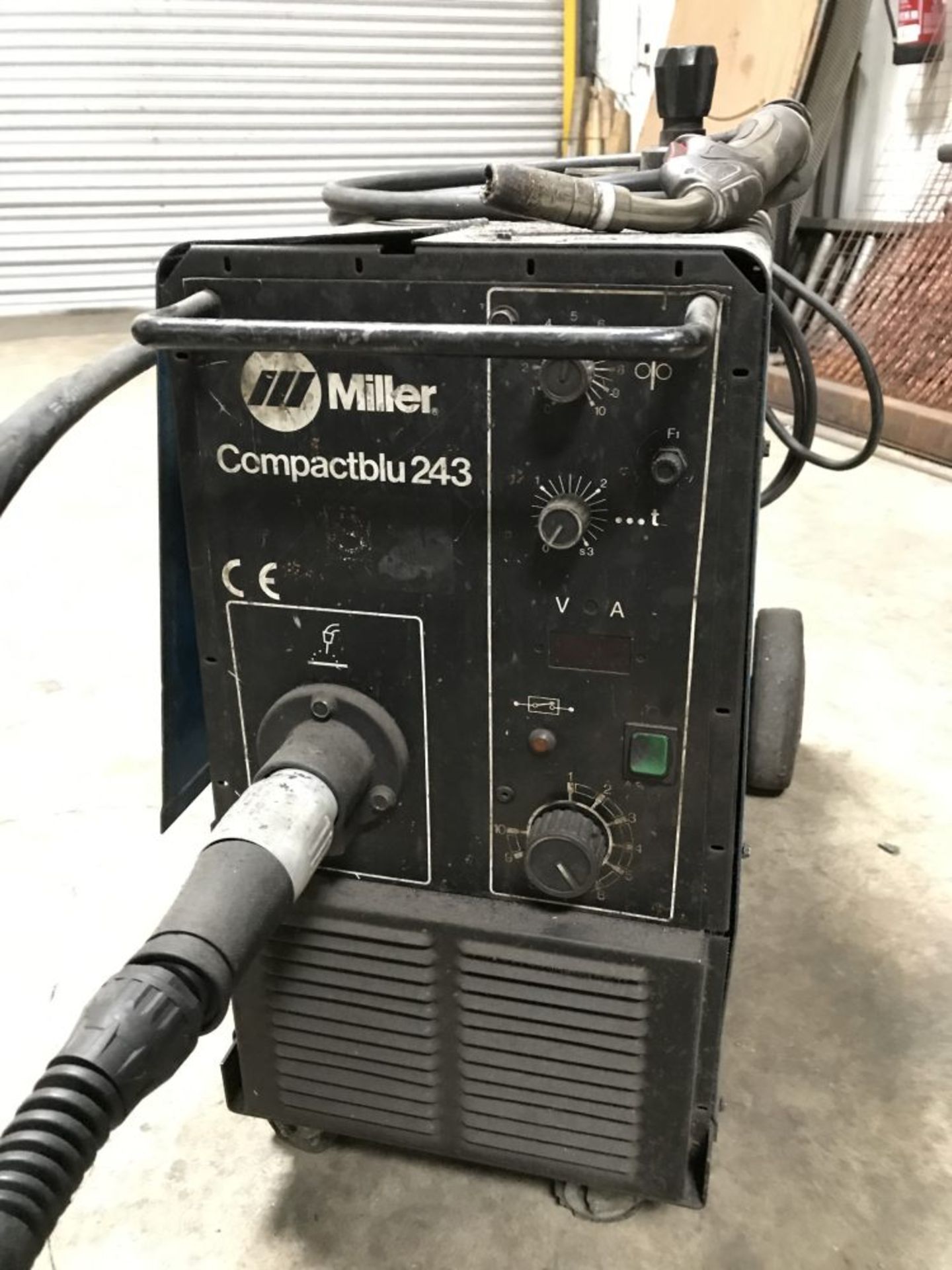 Miller Compactblu 243 welding set with regulator, torch, hose and trolley - Image 3 of 5