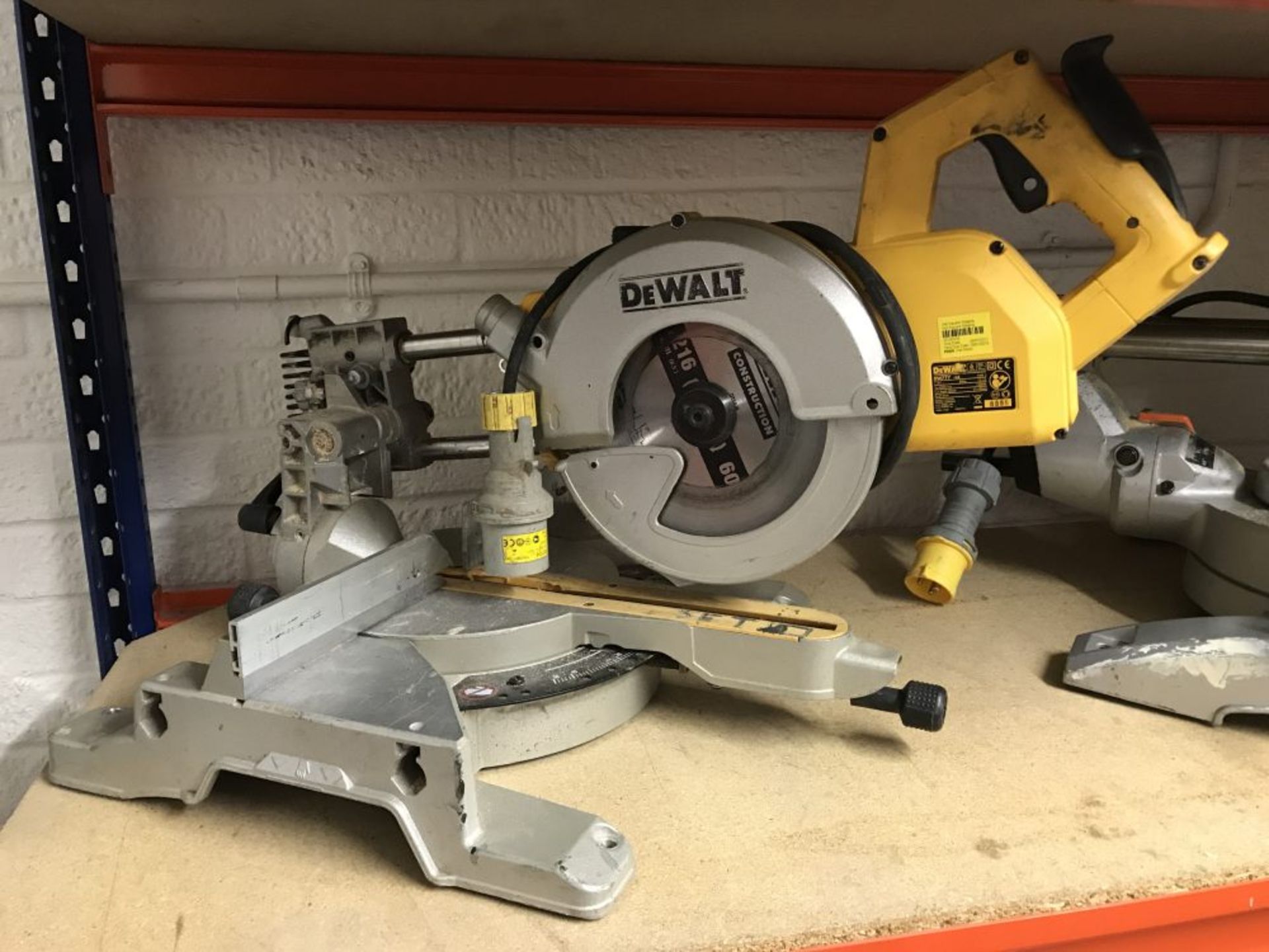 DeWalt DW777 mitre saw, 110V