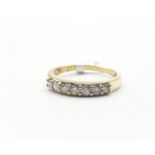 18CT YELLOW GOLD WITH 7 DIAMONDS (APPROX 0.25CT IN TOTAL) RING, SIZE S WEIGHT 3.6G