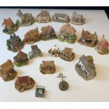 Collection of 21x pieces Lilliput Lane miniature cottages, castles, towers etc with certificates (
