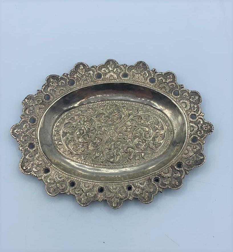 Small silver pin tray, weight 42g