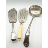 Large ladle, E.L. Thompson of Sheffield, late 19th century. Plus 2 large silver plate fish slices.