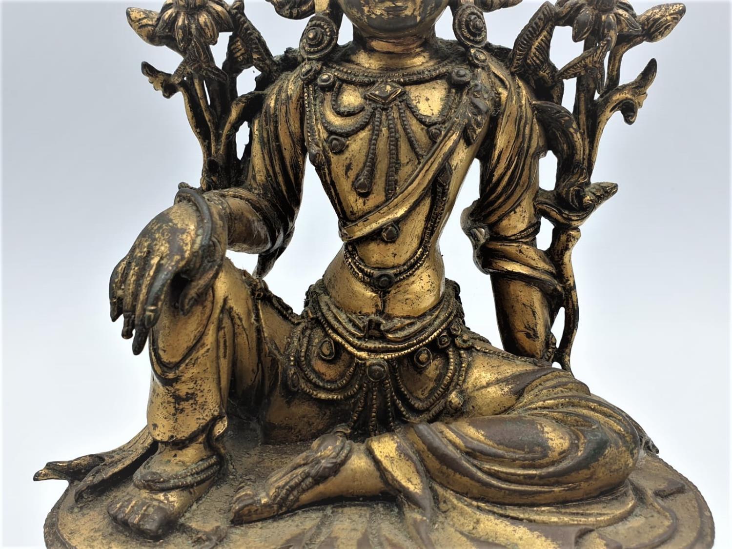 A very early gilded bronze figure of an Oriental Goddess, 17.5cm tall and weight 1341g - Image 16 of 57