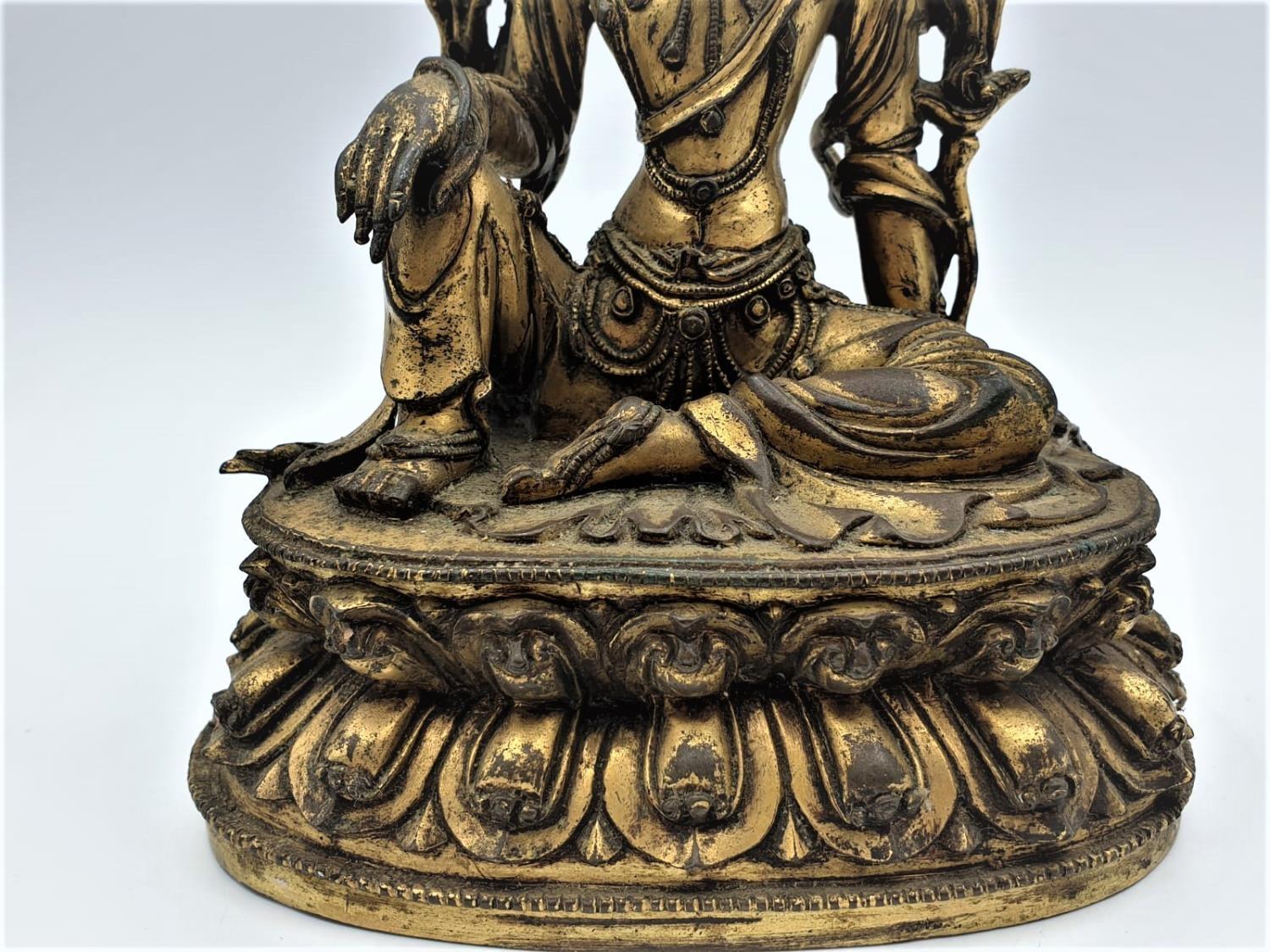 A very early gilded bronze figure of an Oriental Goddess, 17.5cm tall and weight 1341g - Image 13 of 57