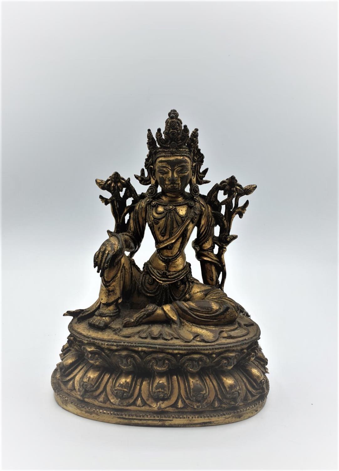 A very early gilded bronze figure of an Oriental Goddess, 17.5cm tall and weight 1341g - Image 2 of 57