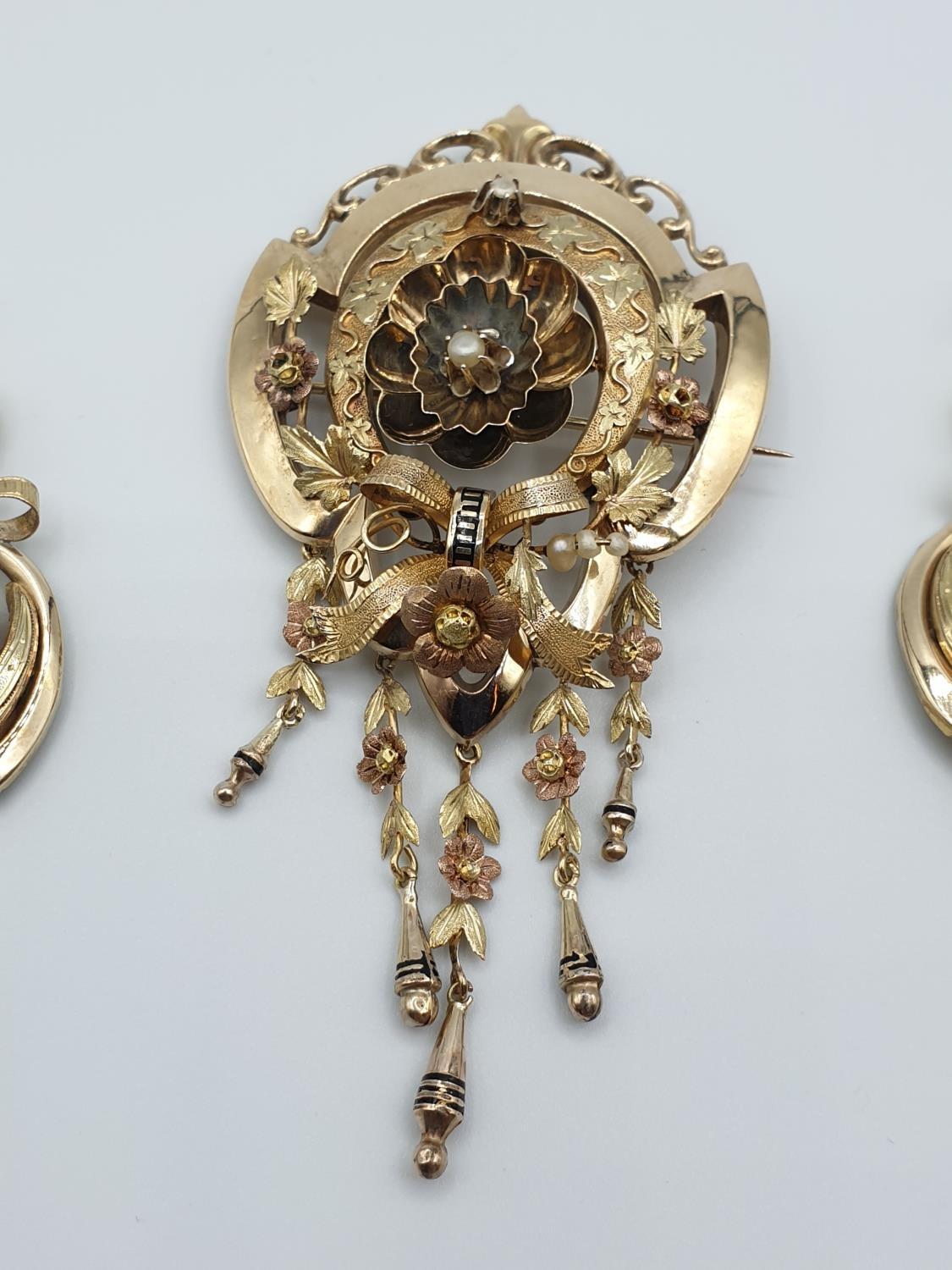 Early Victorian 15ct yellow gold brooch and earring set with seed pearls, weight 17g in total - Image 2 of 8
