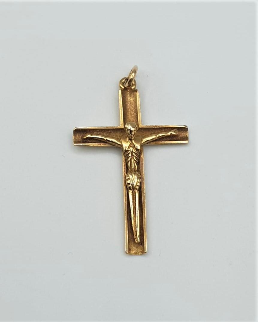 18ct yellow gold crucifix, weight 3.1g and 35mm long - Image 2 of 6