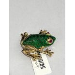 ECN 532- 18K YELLOW GOLD FROG BROOCH WITH ENAMEL AND RUBIES, WEIGHT 10G