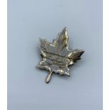 Canadian maple leaf lapel pin in silver, weight 1.7g