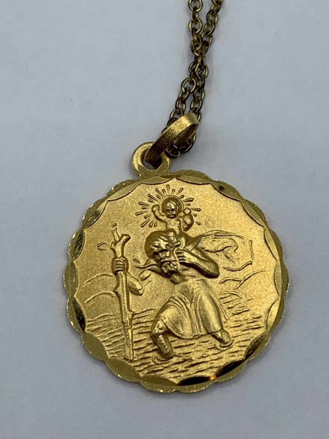 Yellow metal St Christopher pendant on 46cm necklace, weight 3.6g - Image 5 of 5