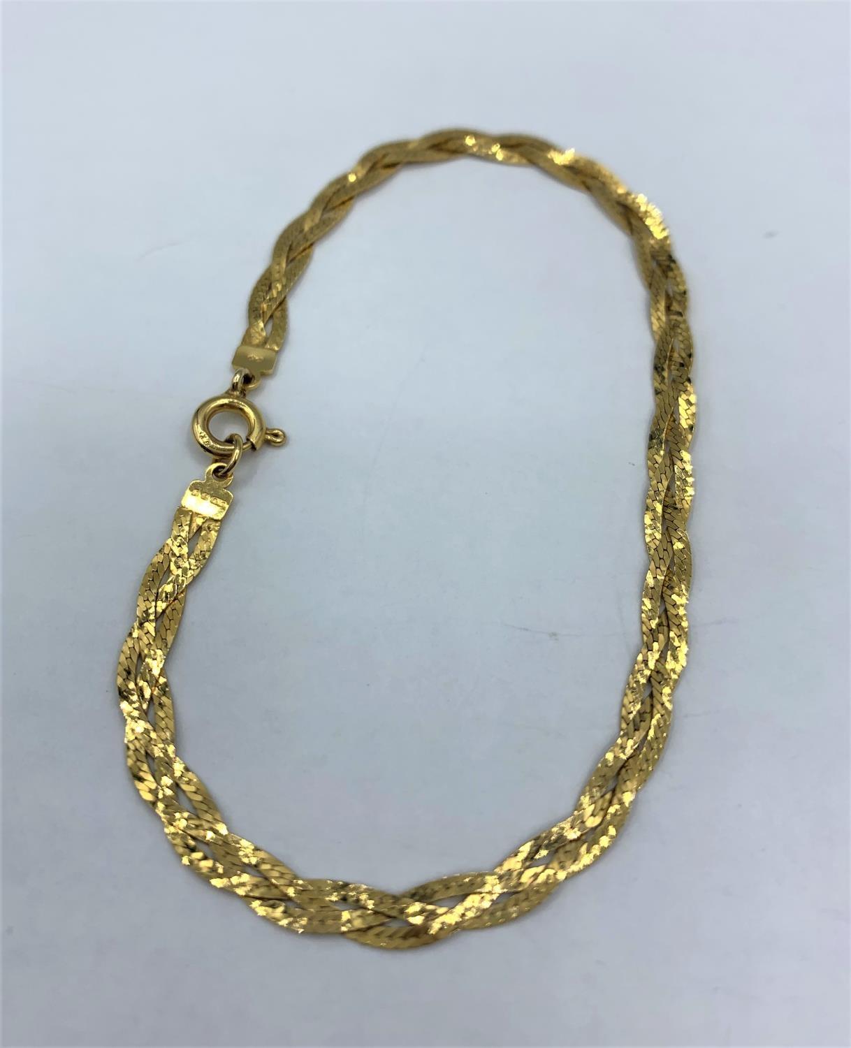 9ct yellow gold twist bracelet, weight 2.4g and 17cm long - Image 2 of 4