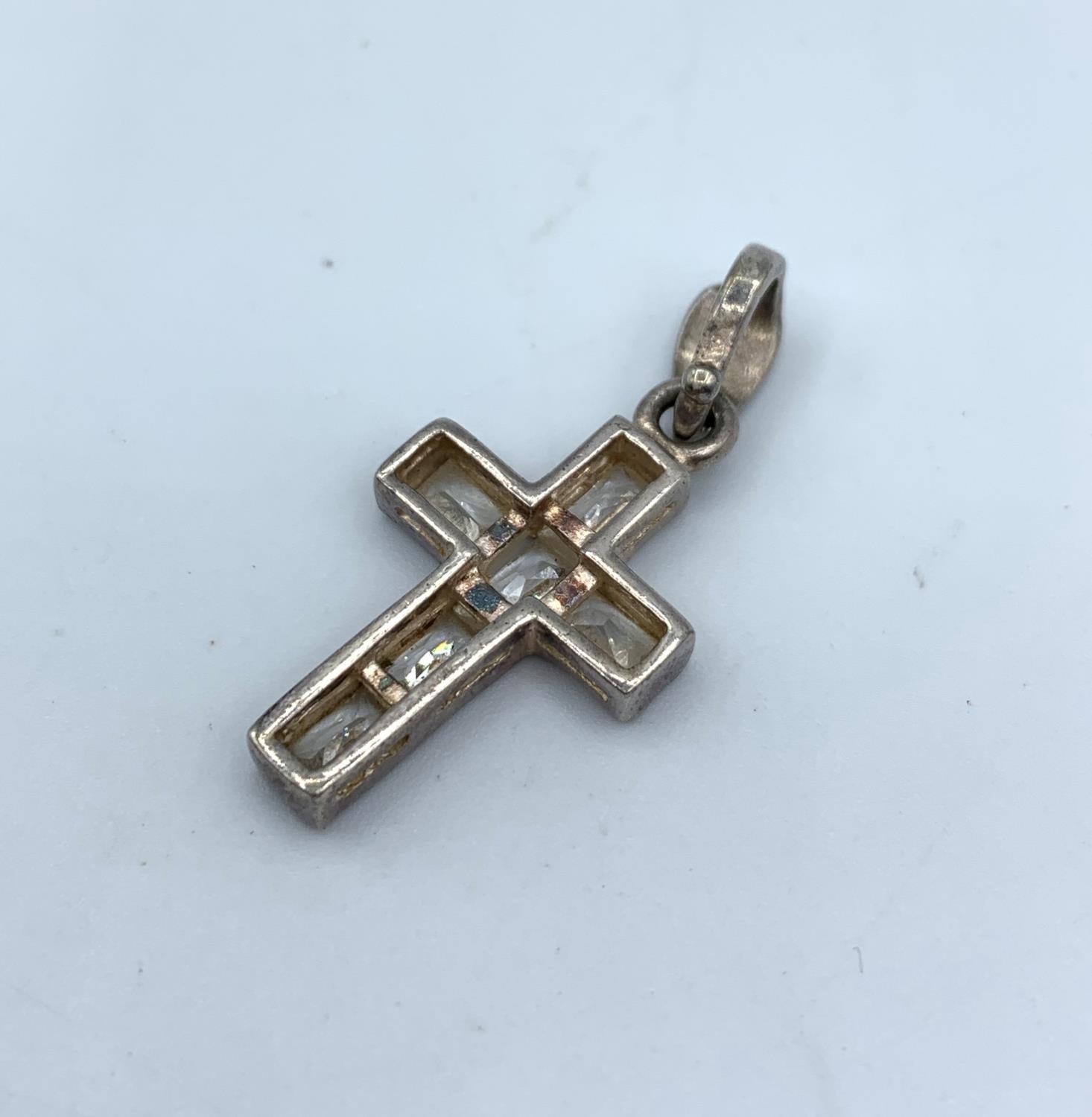 A Silver Cross with C.Z. Centre. 2.9g - Image 2 of 2