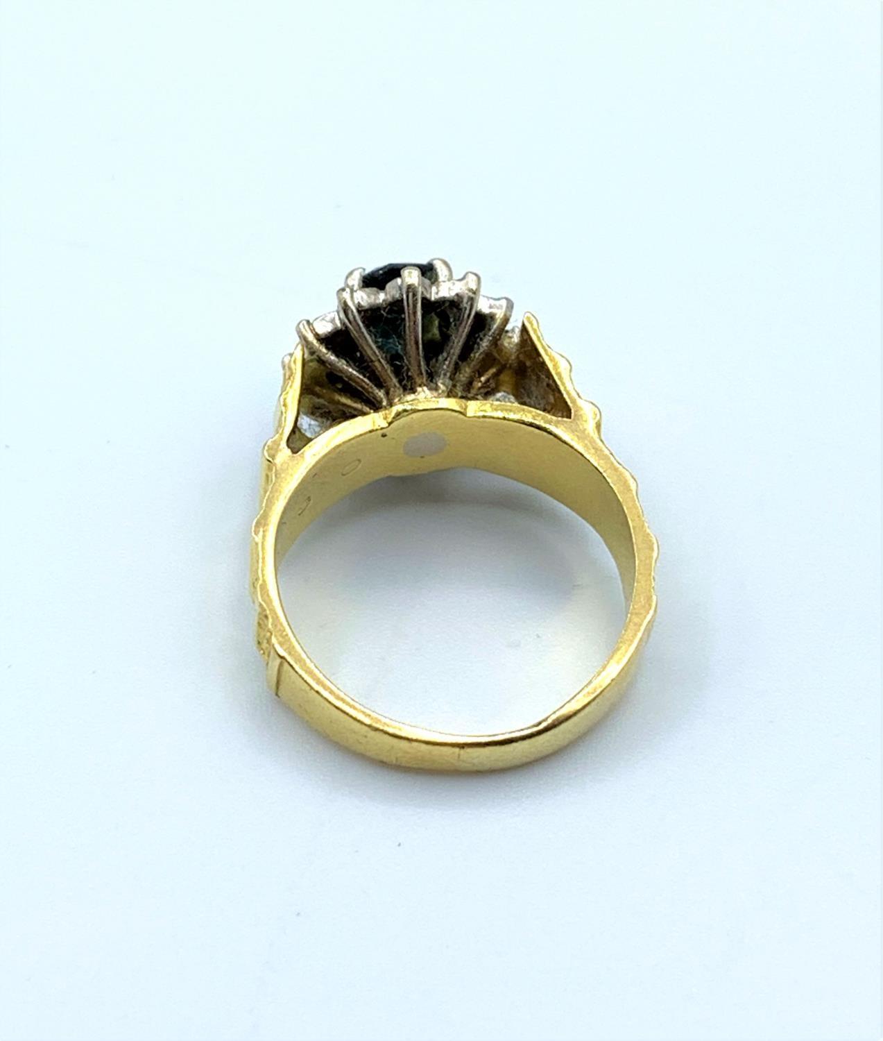 18ct yellow gold ring with grooved shoulders and claw set black centre surrounded by small diamonds, - Image 3 of 4