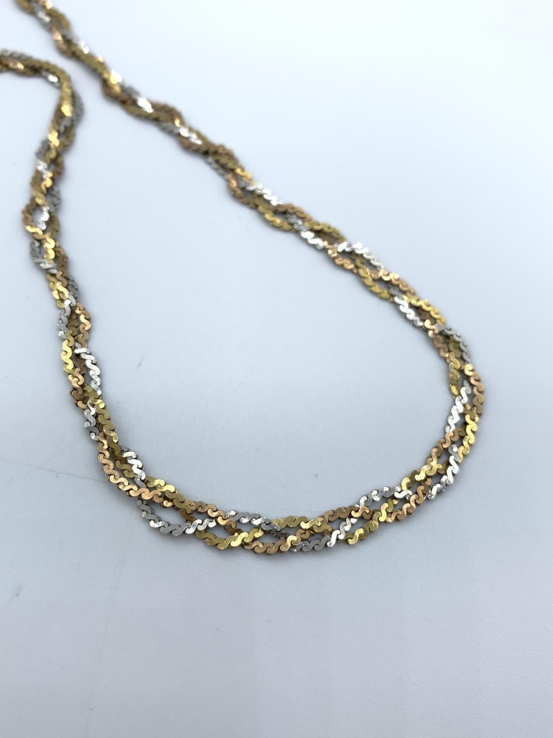 9ct 3 coloured gold flat plaited necklace, weight 5.2g and 18cm long approx - Image 3 of 3