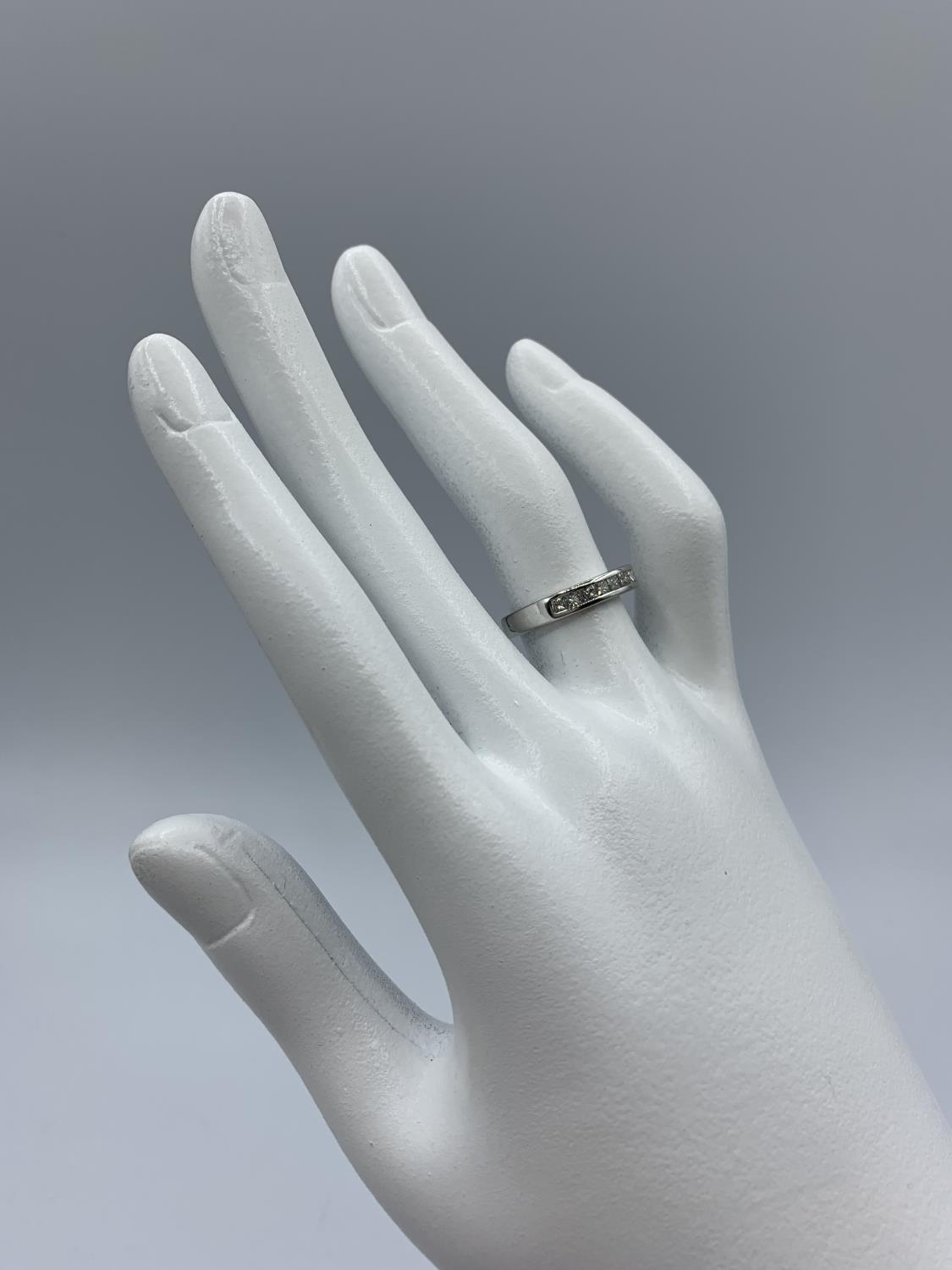 18ct white gold half eternity ring with princess cut diamonds (approx 0.25ct) , weight 3.9g and size - Image 4 of 7