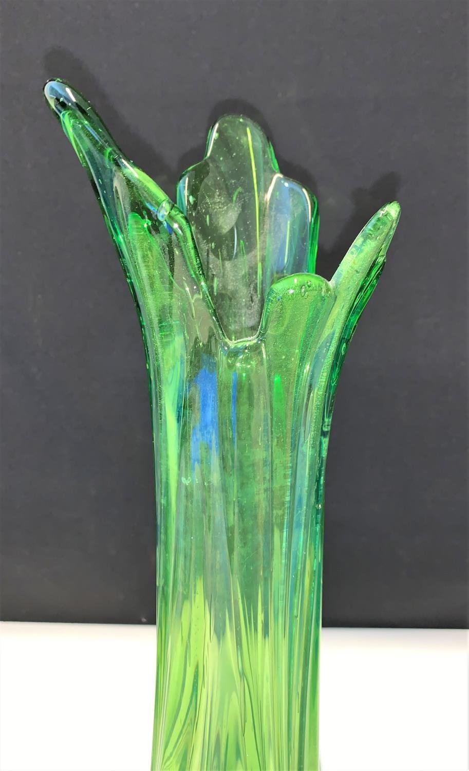 Retro green tall glass vase. Tapered towards top,approximately 37.5cm (15?). - Image 4 of 4