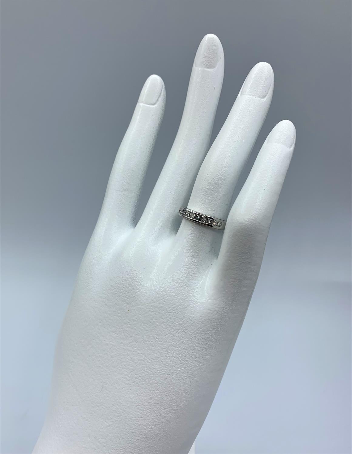 18ct white gold half eternity ring with princess cut diamonds (approx 0.25ct) , weight 3.9g and size - Image 3 of 7