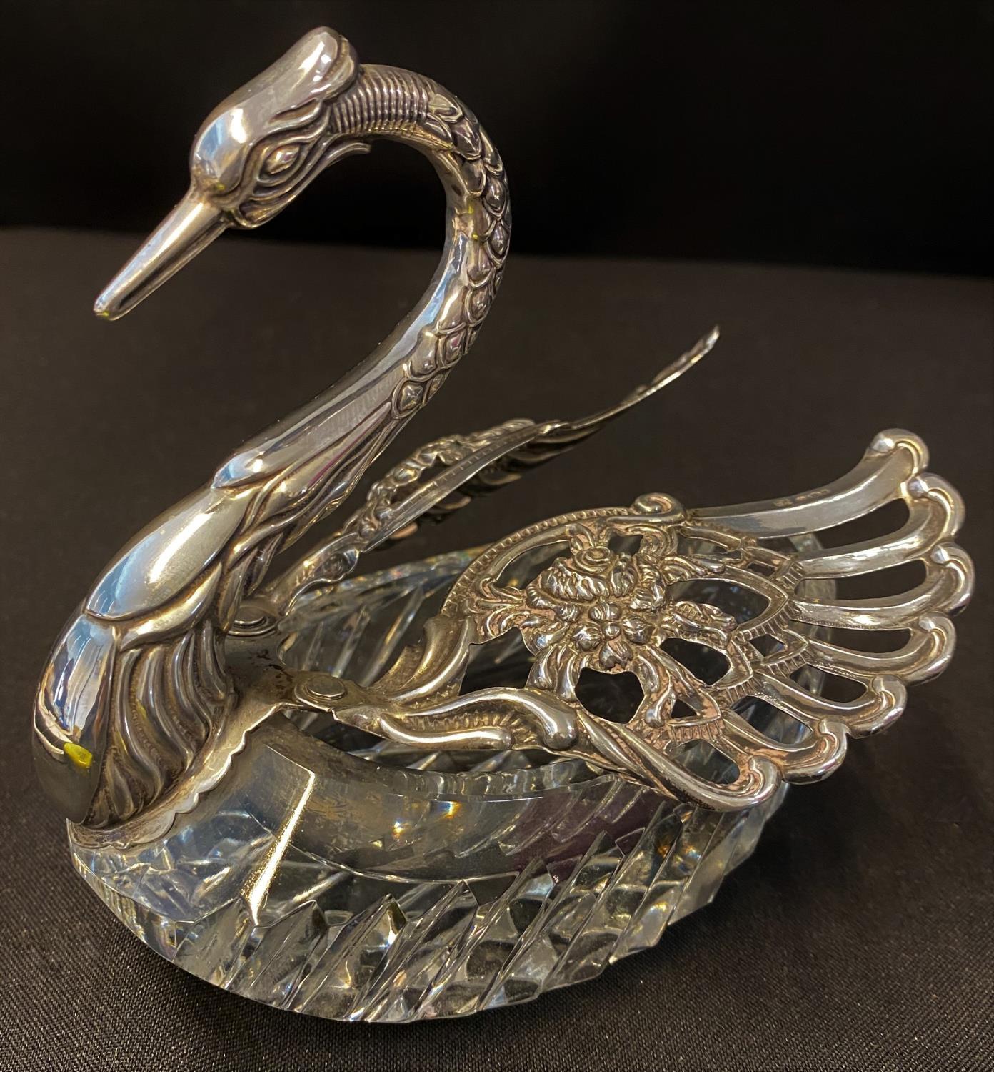 Continental 925 silver Swan caviar / sweet dish with articulated hallmarked silver wings, 14x13cm