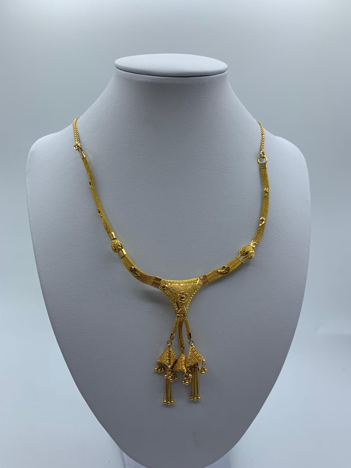 22ct yellow gold necklace, weight 26.6g and 36cm long approx (3-1951 ref)