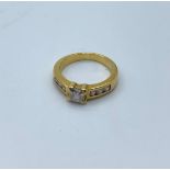 22ct yellow gold ring size J and weight 4.7g (3-719 ref)
