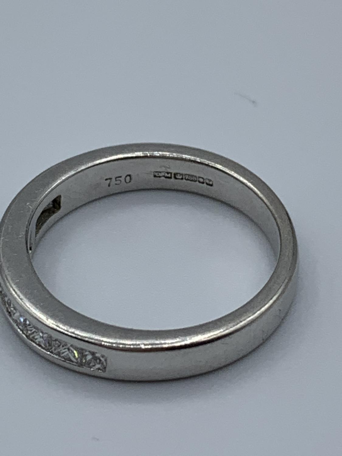 18ct white gold half eternity ring with princess cut diamonds (approx 0.25ct) , weight 3.9g and size - Image 7 of 7