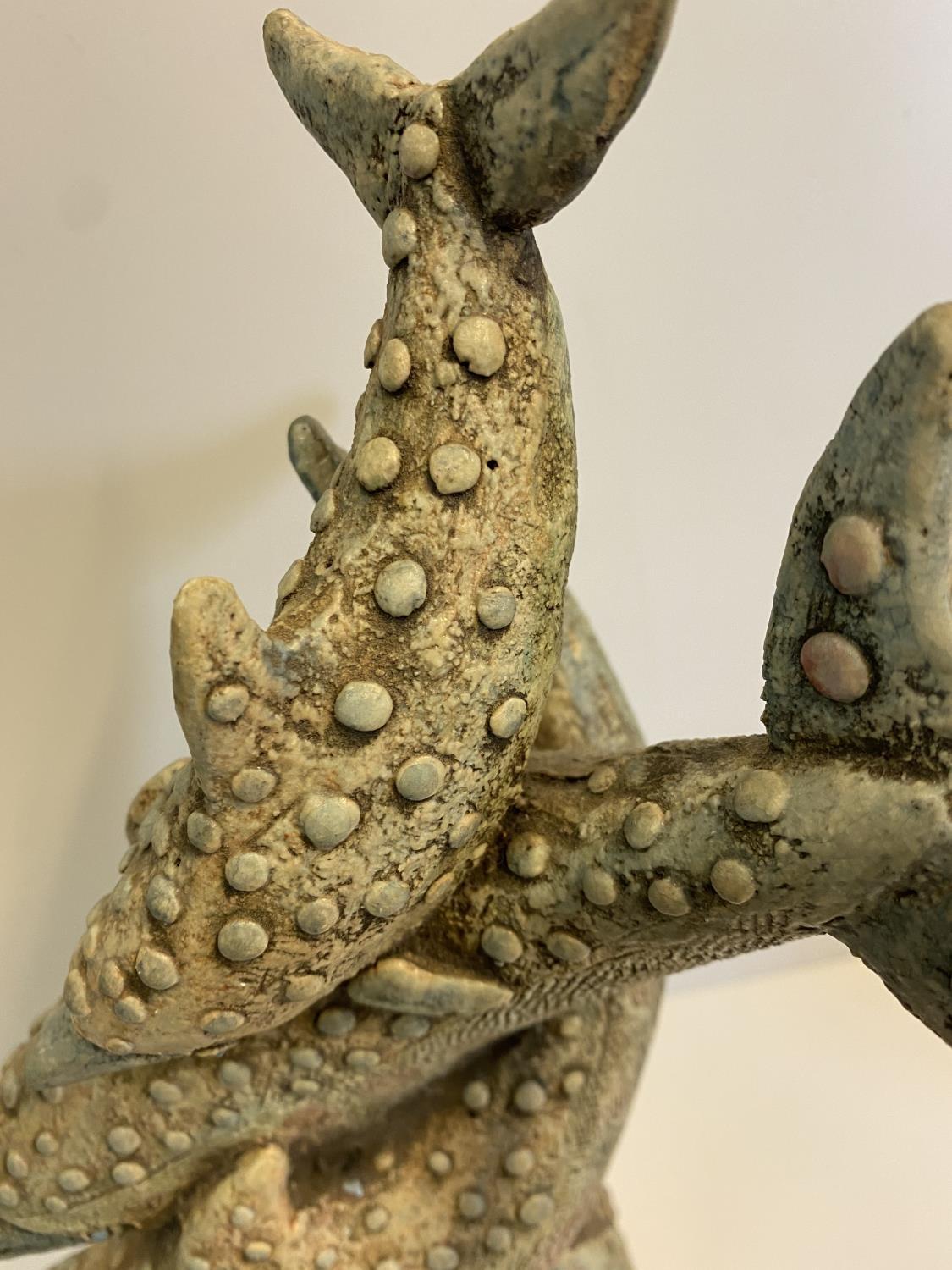 A stylish resin statue of 3 diving dolphins, 40cm tall - Image 6 of 14