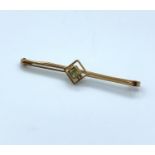 Antique 9ct rose gold bar brooch with unusual square centre with citrine stone, weight 1.6g