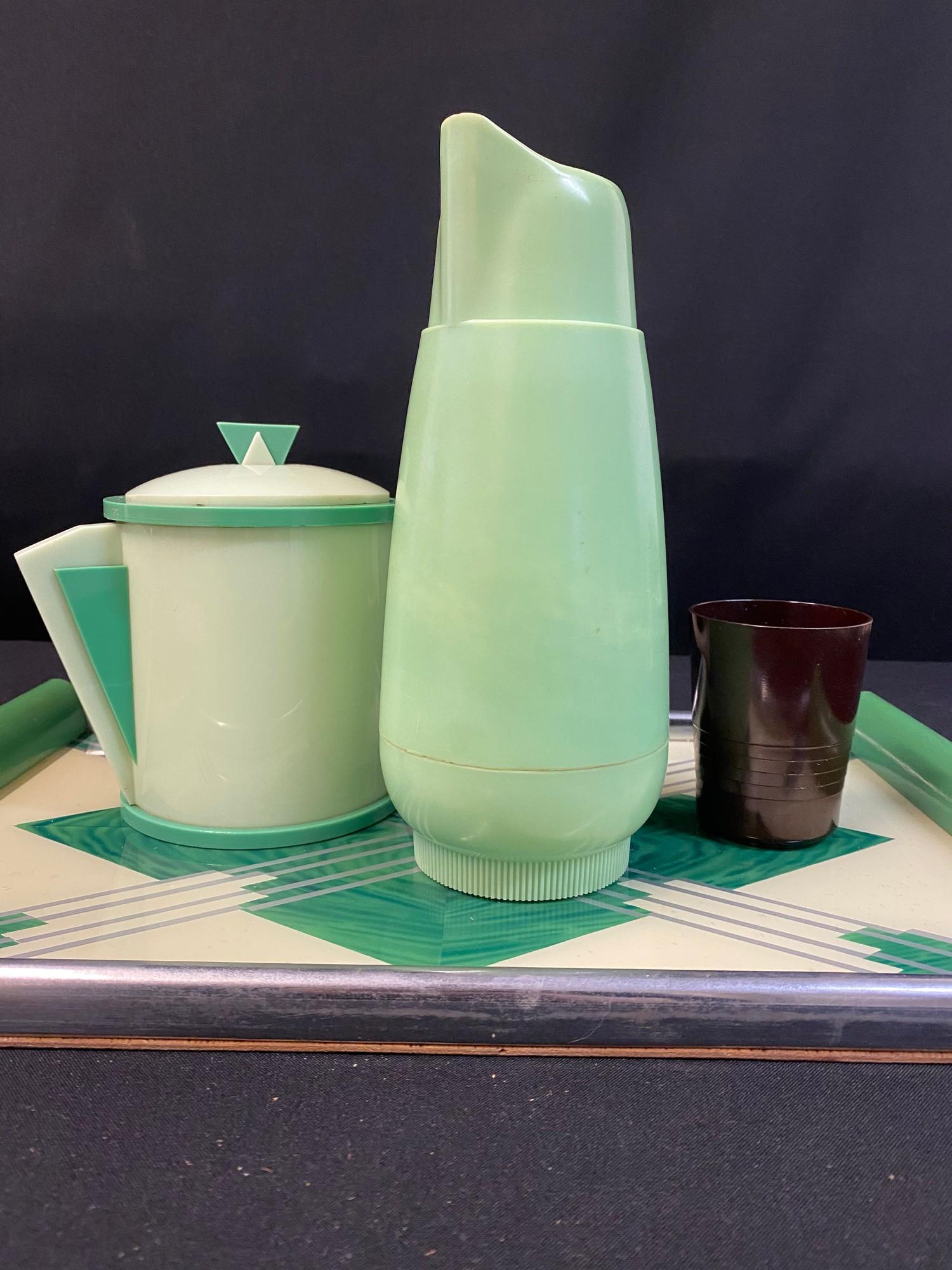 Vintage Art Deco style set, to include rare Lime green Vacco flask lidded sugar pot, green cream and - Image 2 of 14