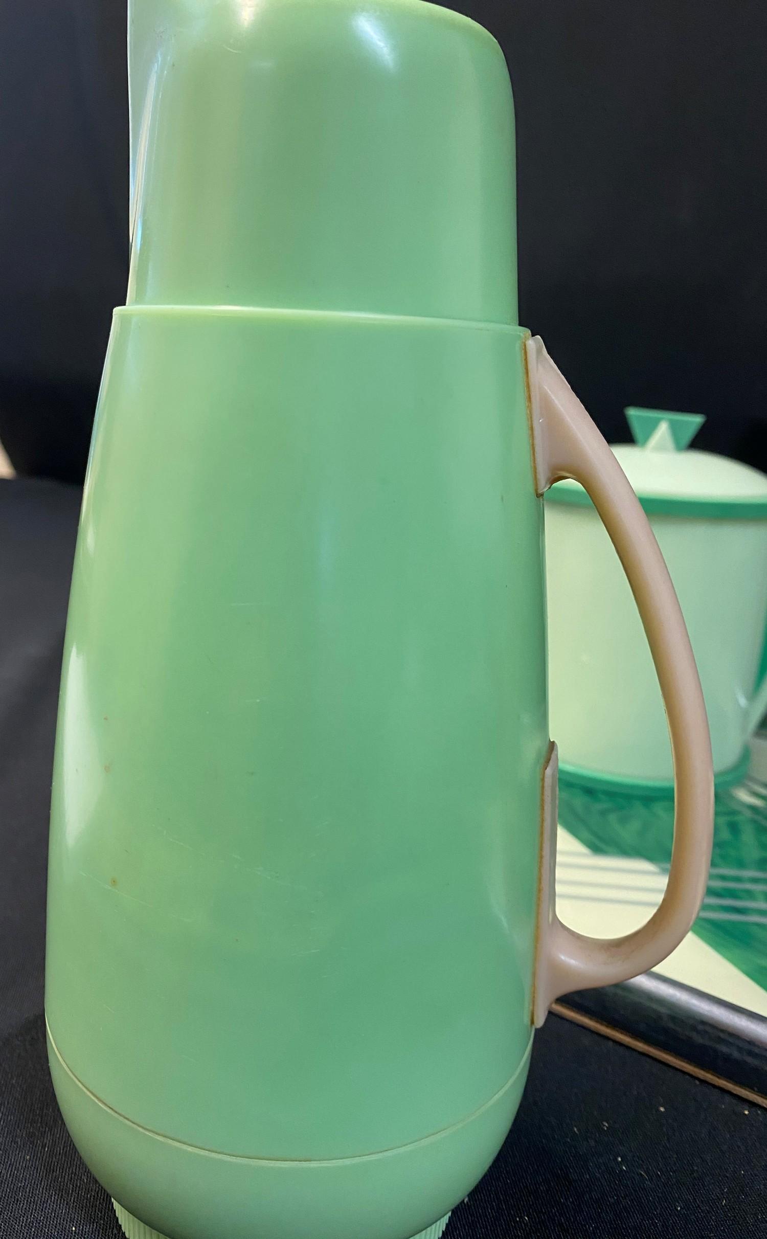 Vintage Art Deco style set, to include rare Lime green Vacco flask lidded sugar pot, green cream and - Image 8 of 14