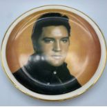 Mixed collection of decorated plates to include Elvis Presley "Elvisly Yours" collectors plaque 1990