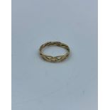 9ct yellow Gold twisted Ring size W and weight 2.08g approx