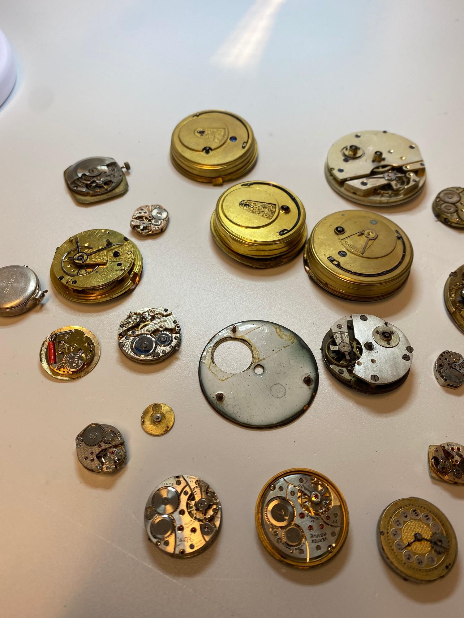 Collection of assorted Vintage Watch Movements and Parts, mostly Antique some modern - Image 6 of 7