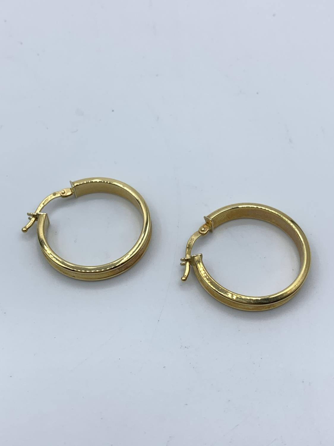 Pair of 18K Yellow Gold Hoop Earrings in original presentation box, weight 2.2g and 2cm diameter - Image 8 of 10
