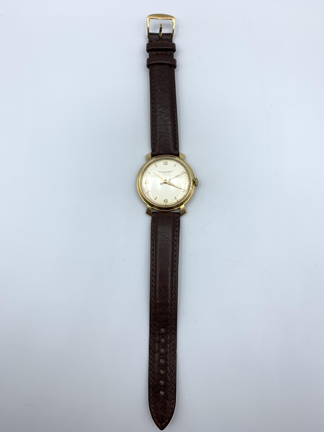 A vintage 18ct Yellow Gold IWC Schaffhausen Watch with leather strap, in working order, case 37mm - Image 3 of 12