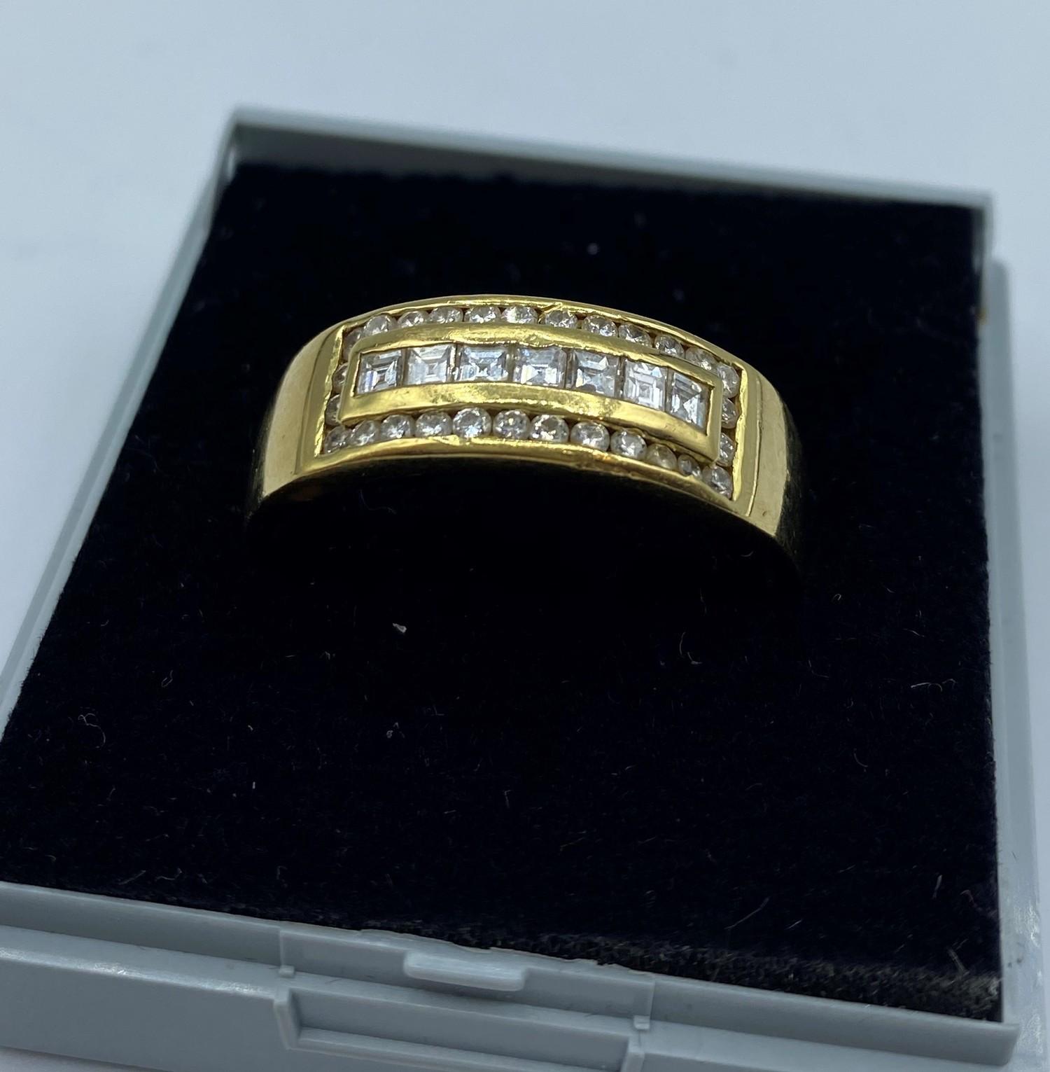 18CT YELLOW GOLD DIAMOND GENT RING, SIZE Z WEIGHT 8G APPROX AND 0.45CT DIAMONDS - Image 2 of 10