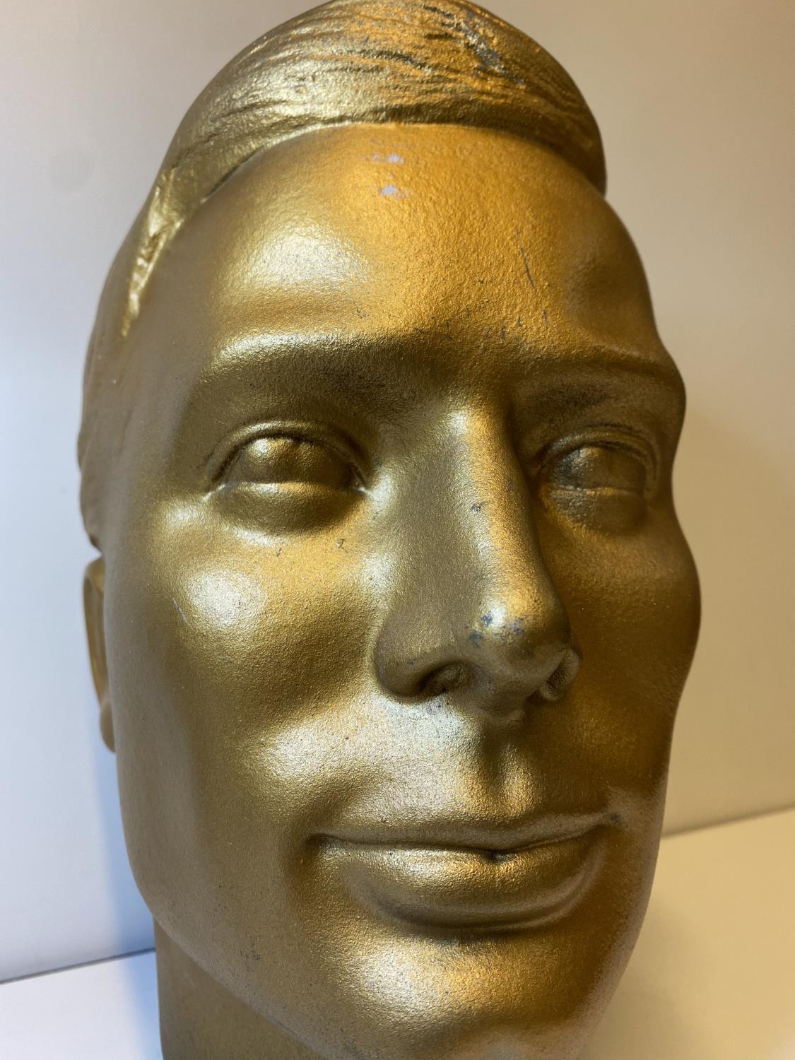 A life size Mans Head made in lightweight Plaster and finish in gold Paint, Mannequin Bust 28cm tall - Image 2 of 6