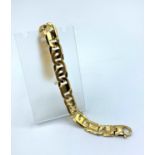 An 18ct Interlinked Heavy Bracelet. 46.2g 20cm