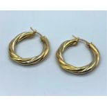 Pair of 18ct Twist Hoop Earrings, weight 2.4g