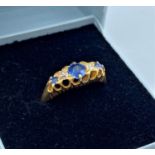 18CT YELLOW GOLD VINTAGE DIAMOND AND SAPPHIRE TRILOGY RING, WEIGHT 2.9G AND 1900 HALLMARK INSIDE