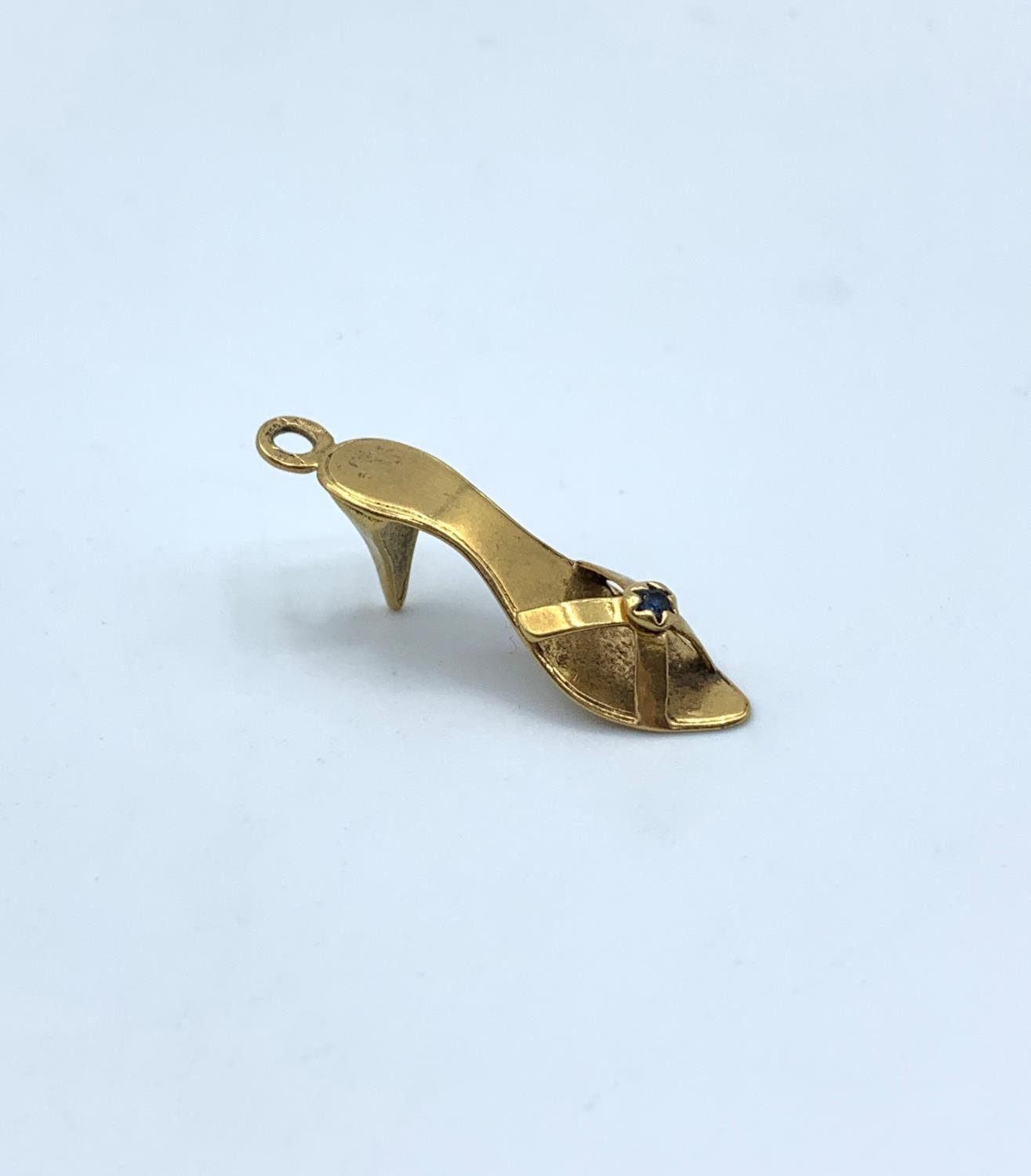 9ct Gold Shoe Charm/Pendant, weight 2.7g and 3cm long