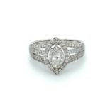 18K White Gold ring with 2 Princess Cut Diamonds, 2 Marquise Cut Diamonds (total 0.37ct F-G/VS-SI)