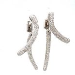 18K White Gold Earrings with 440 Diamonds (approx 2.70ct F-G/VS), weight 19.16g and 3.5cm long