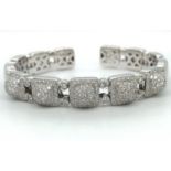 18K White Gold Bracelet with 327 Diamonds (Round Brilliant F-G/VS) approx 4.50ct, weight 34.25g